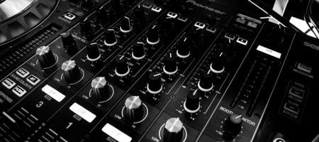 4 Must-Ask Questions Before Hiring a DJ
